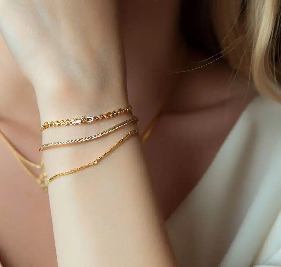 Why is Everyone Obsessed with 18k Gold Jewelry? Find Out Now!